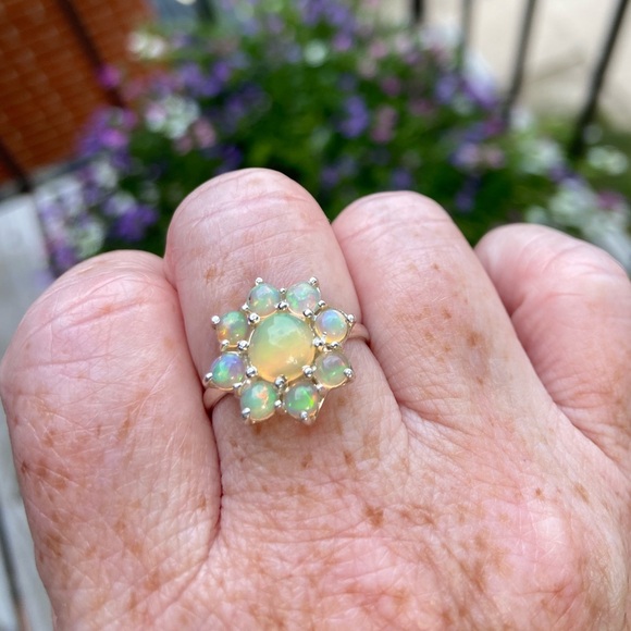 Flower Opal Ring - Picture 3 of 3